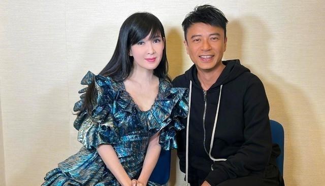 李克勤|好声音结束后，李克勤晒与陈慧娴、周慧敏合影，不忘介绍伍珂玥