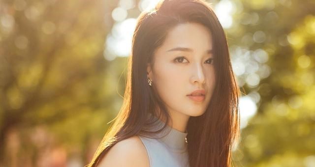 李沁|李沁帮邓伦介绍资源？两人没有恋人的关系，李沁为什么会古道热肠