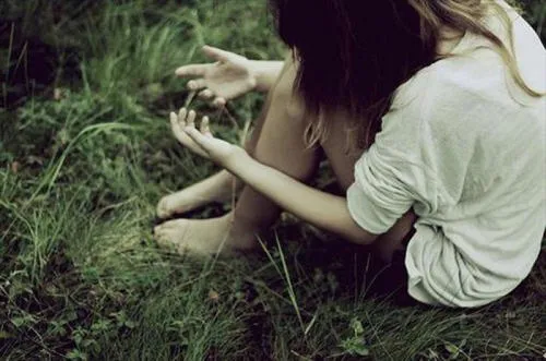 倾城微语 世界上使你难过的人只有一个