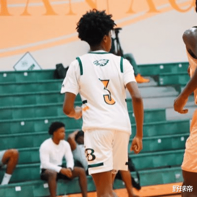 曼聯(lián)|三分11中7，23分當(dāng)選MVP！麥迪之子，16歲身高1米87，天賦如何？