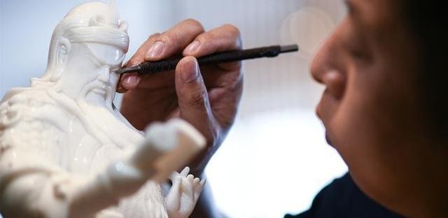 跳槽|跳槽求职是选择平台还是选择领导？跟对领导比公司更重要