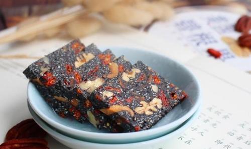 更年期|更年期女性，常吃这4种食物，或能补充雌性激素，建议了解