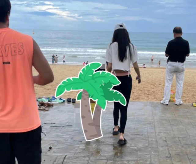 Angelababy|baby教小海绵游泳被拍，带娃亲力亲为，曾说过再忙也会抽空陪儿子