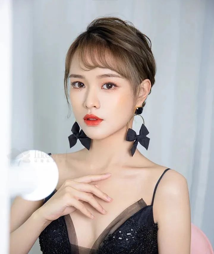 扎心 短发新娘造型，减龄少女感～