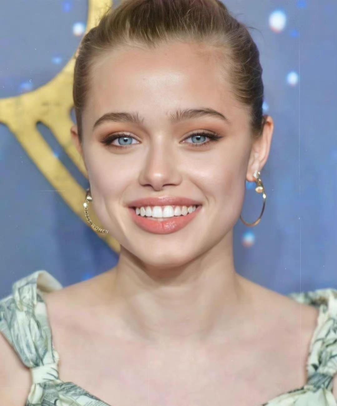 安吉丽娜·朱莉|朱莉女儿美貌惊艳全网，媒体近照仙美逼人，假小子终于成功蜕变！