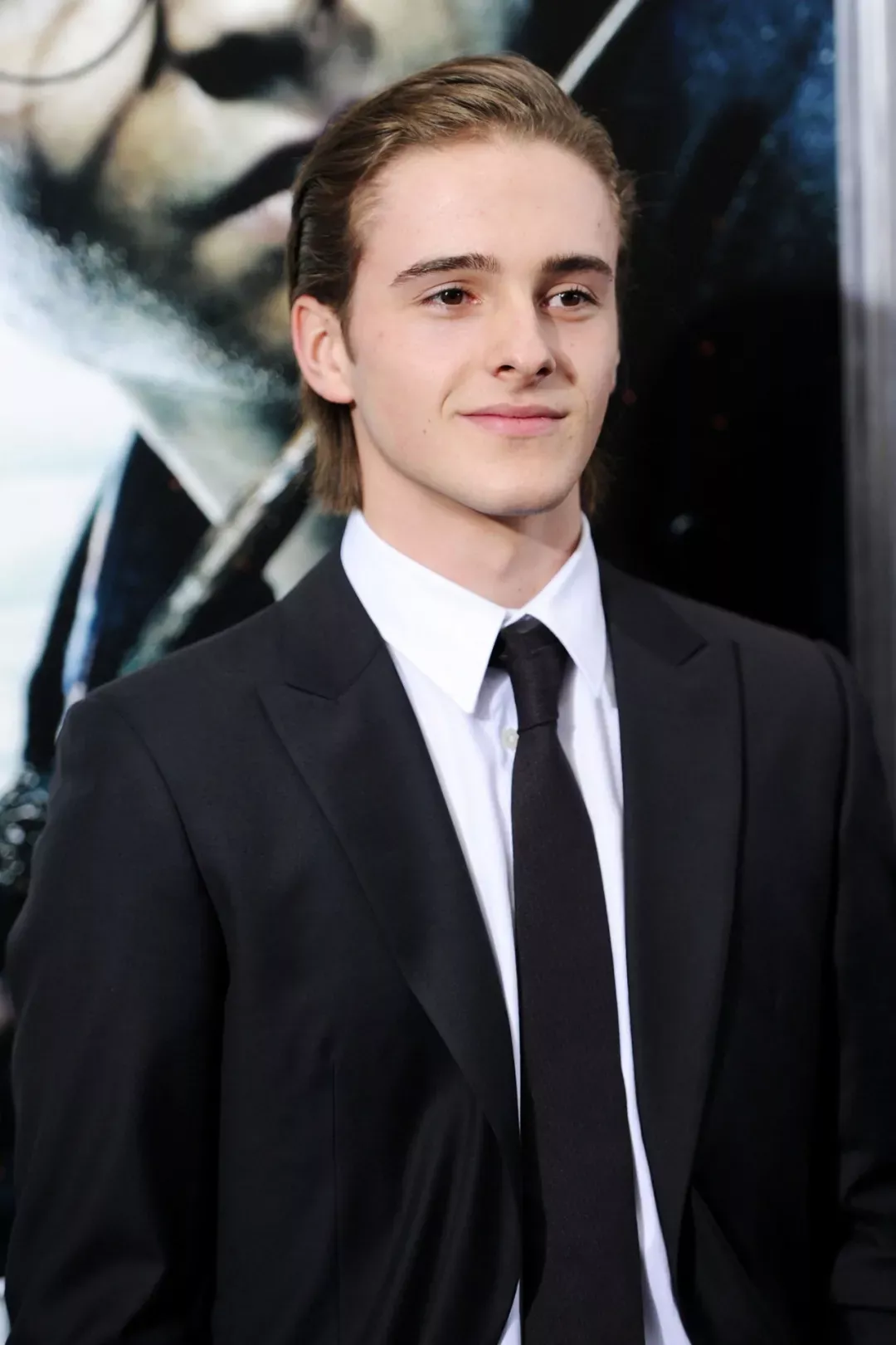 InsDaily 艾玛沃特森的亲弟弟曝光！现在长这样