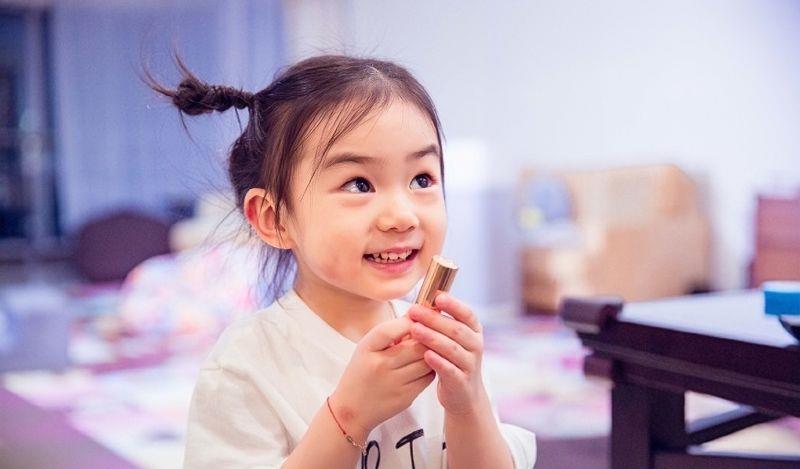 戚薇|戚薇女儿长大啦！参加中国区钢琴总决赛超淡定！小戚薇再实锤！