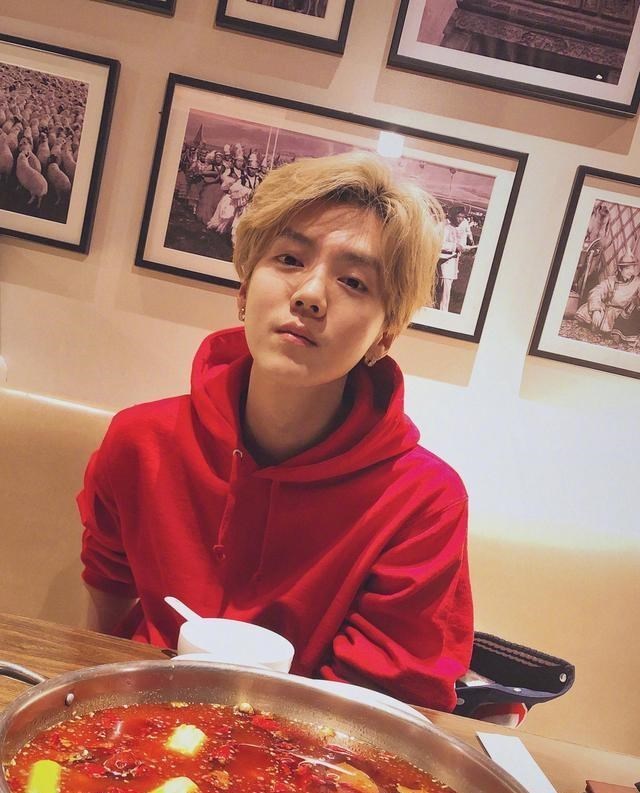 红敏说 关晓彤还是没有发微博!这段和鹿晗的顶流爱情,终究还是分手了?