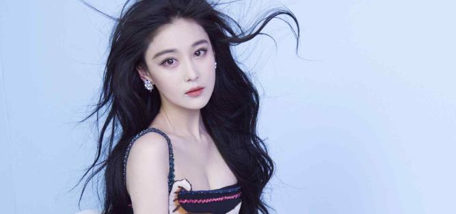 张馨予|“反转人生”张馨予：从“黑料天后”到国民军嫂，一手烂牌成王炸