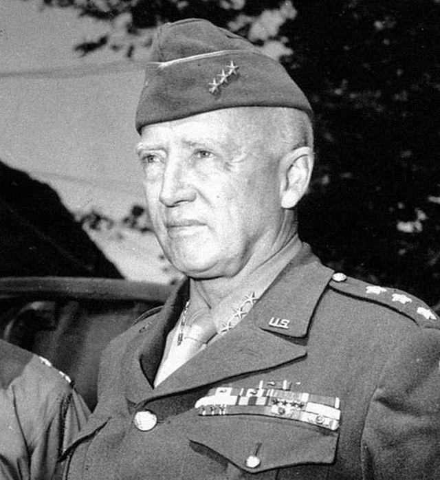 爲尔倾鈊|二战时期的巴顿将军的死因到底是因为什么?