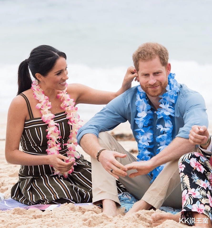 威廉|威廉和凯特一反常态，模仿哈里和梅根，开始手牵手秀恩爱？