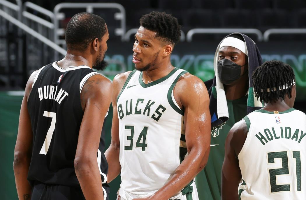 天话育儿|40+13,41+13,42+12,忍辱负重后爆发,字母夺冠历史地位超小卡