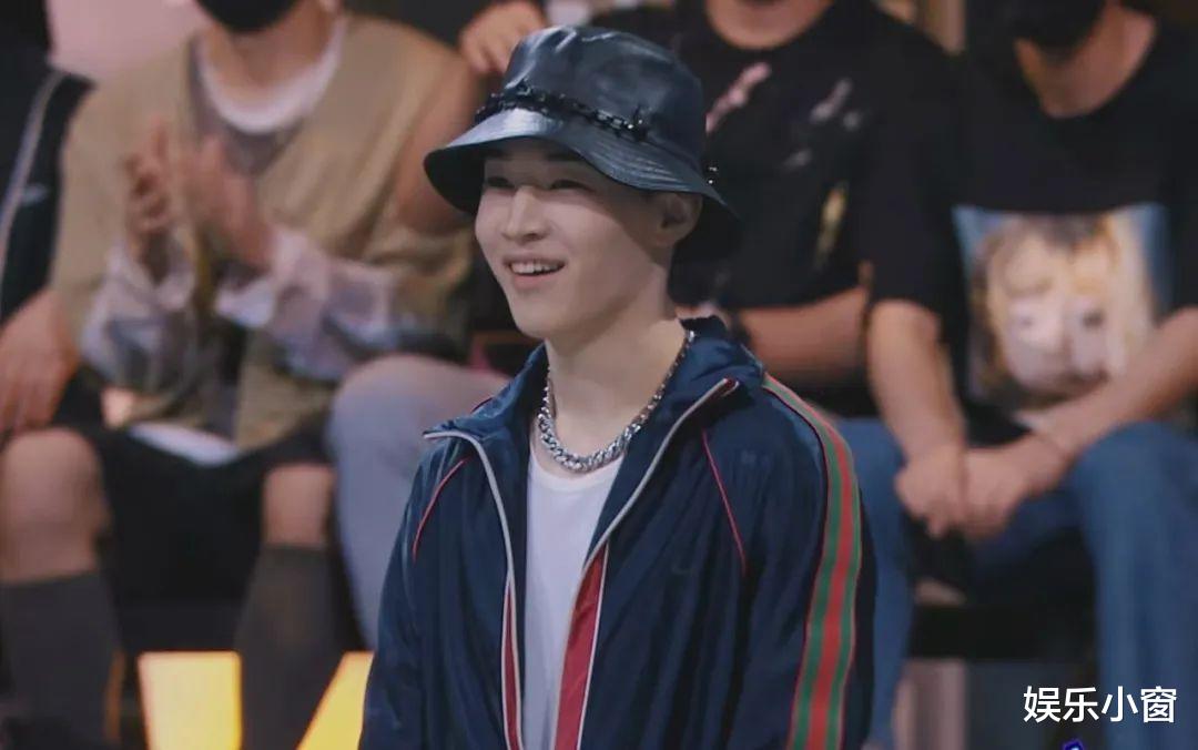 易烊千玺|《这！就是街舞4》队长斗舞很精彩，但为何我还是更喜欢上一季？