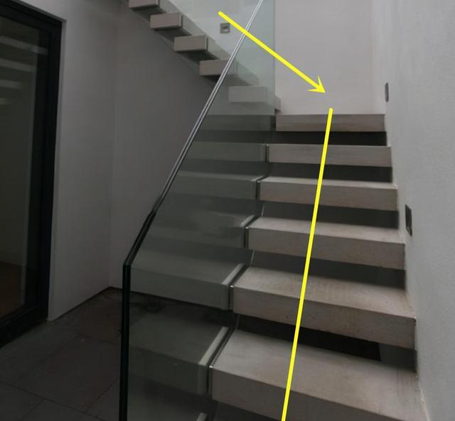 地复式排水，在楼梯预设20cm流水渠，顺畅不怕堵，还自带瀑布水景