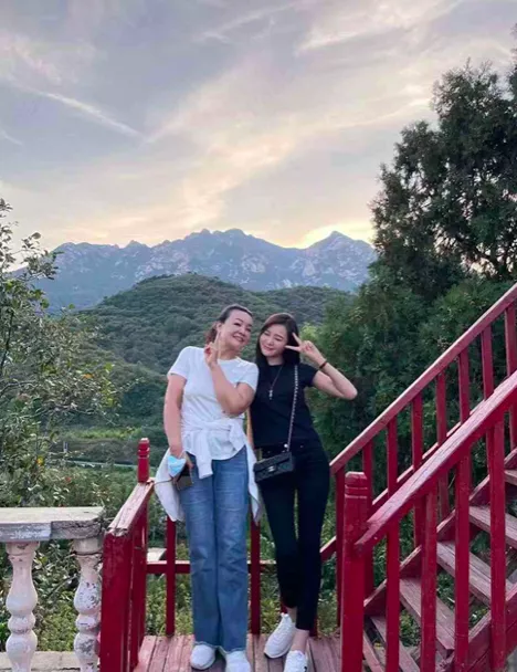 杨紫|张颖颖，这是跟汪小菲同居了？