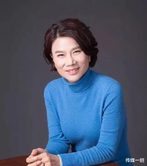 董明珠|三十年没休过假的董明珠，用22年做到董事长，与雷军豪赌10亿