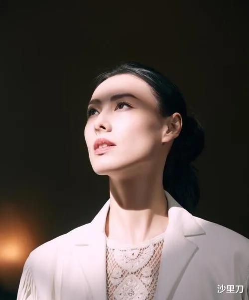 分手费|放弃5亿分手费，当时都说她惨，现在看来她才是人生赢家