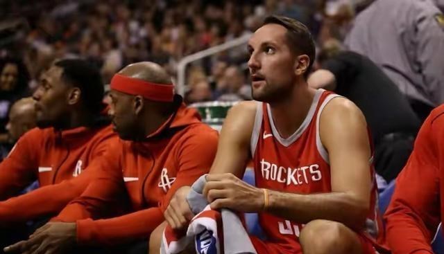 时光小小|斯通淘宝！18+6神射签约火箭，三分超四成，他是下个八千万先生？