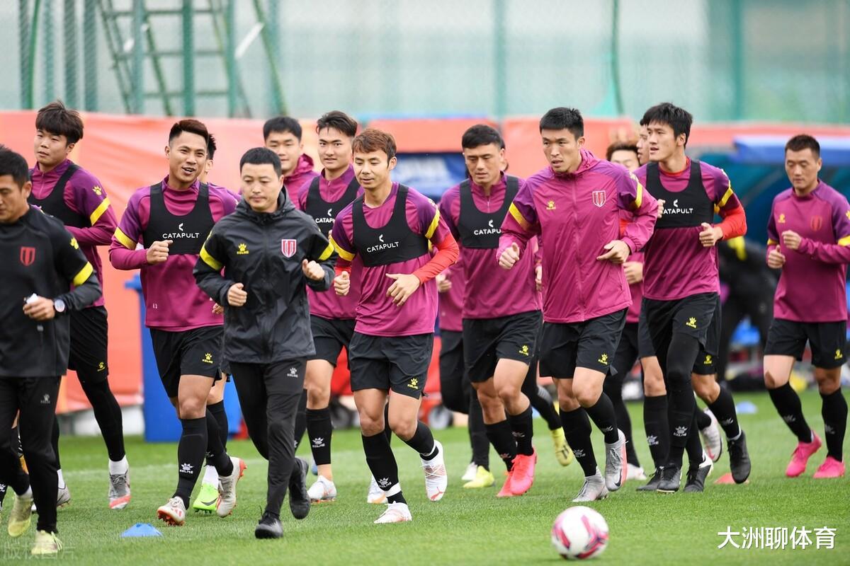 广东男篮|早上10点！中超传出消息：鲁能“落败”了，输给了中甲黑马成都