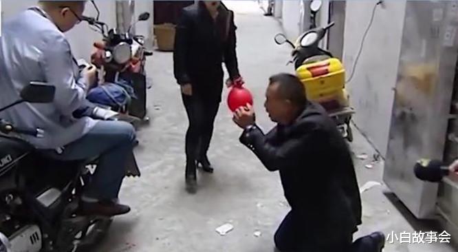 家产|父亲十套房产资产百万，却两次向儿子下跪，用8万块买段父子情！