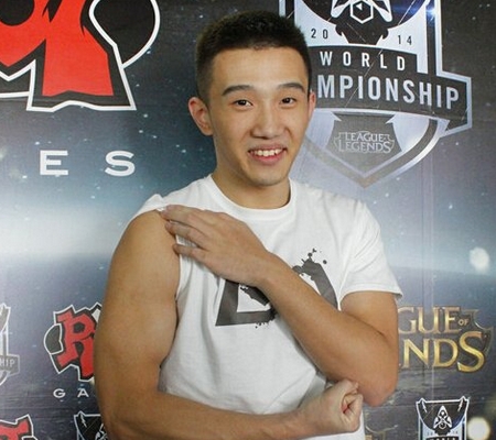 lpl|Uzi、小伞之后，又一位元老选手想复出？已准备卖魔兽世界账号回归