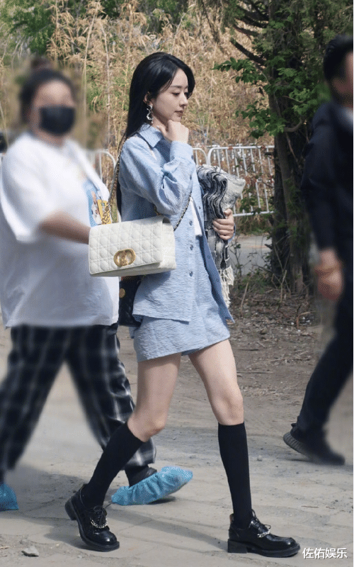 明星|知情人曝冯绍峰父母已为儿子安排相亲，决意不再找娱乐圈中的人