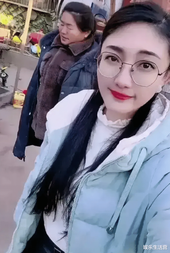 求婚|美女开保时捷求婚朱小伟，大衣嫂笑得合不拢嘴，网友：新一轮开始