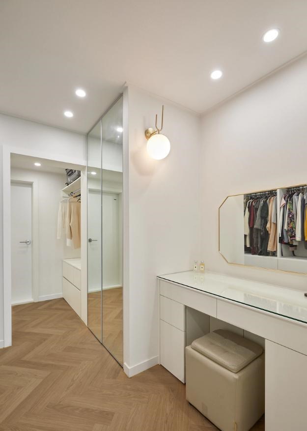 176㎡有对双胞胎女儿+3只小猫,住大平层宽敞整洁,生活也很轻松