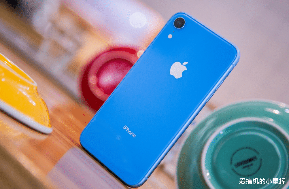 小米科技|上市初期被冷落，如今大降价成为爆款，“安卓机皇”定价亲民