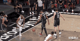 籃網隊|哈登傷退，籃網全員都拼了，獲得大家的稱贊！王仕鵬的解說卻引發爭議！