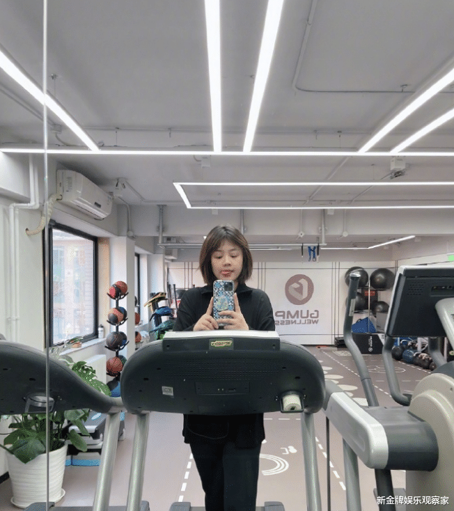 马思纯|甩肉成功！33岁马思纯新年近照瘦出尖下巴，距离复出不远了？