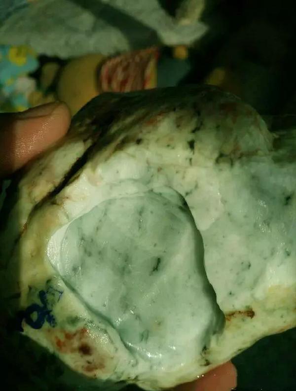 翡翠|停不下来的赌石盲盒:蒙包料是新手大礼包,还是“懵”包料?