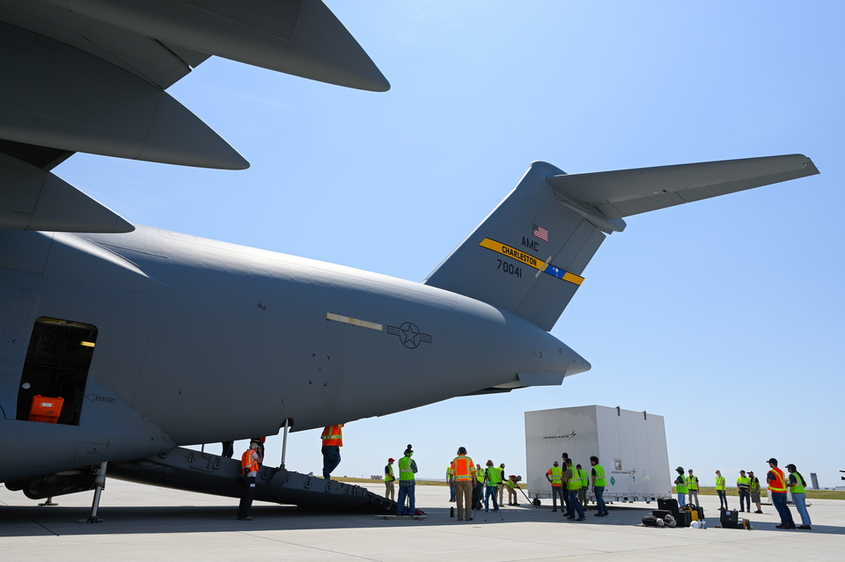 NASA 美国宇航局的露西飞船开始准备发射！