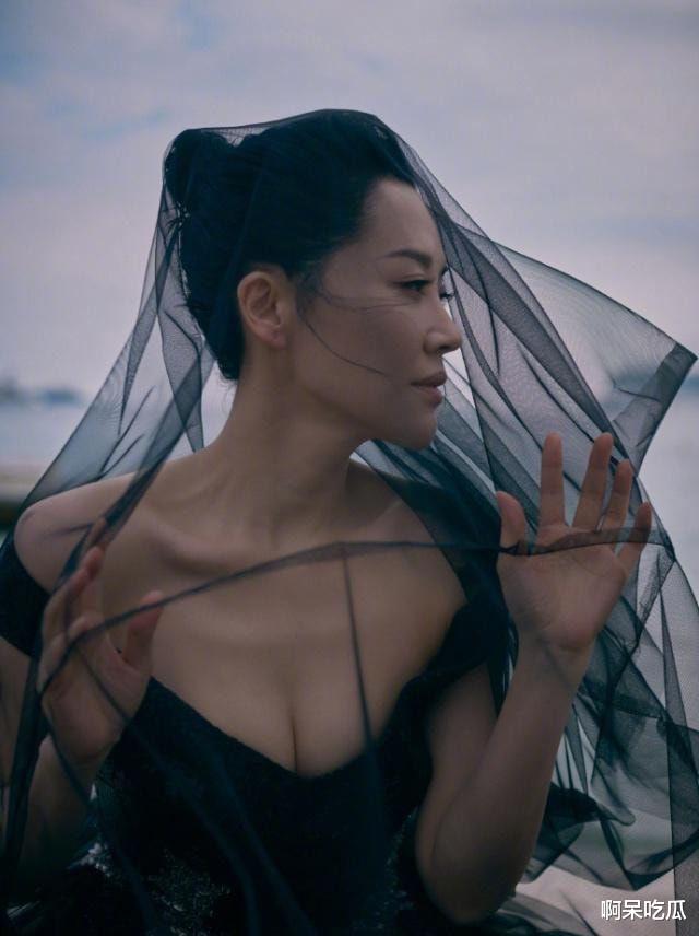 六中全会|纸片人排骨胸过时了！这些珠圆玉润的女明星，才是真的有味道