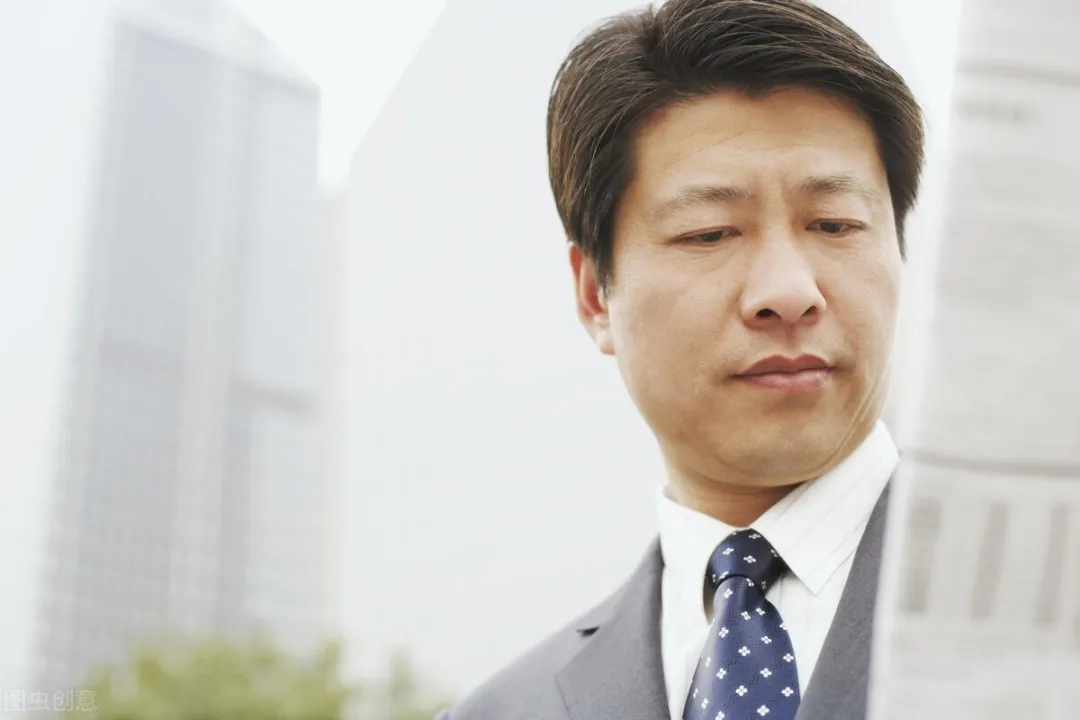 |整个社会对于中年人都充满了歧视：白领的出路到底在哪里？