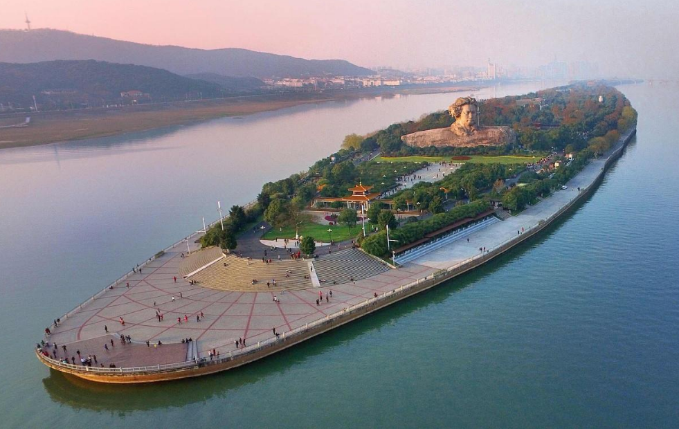 湖南 湖南一5A级景区被“摘牌”,关门一年半,如今门票0元又火了