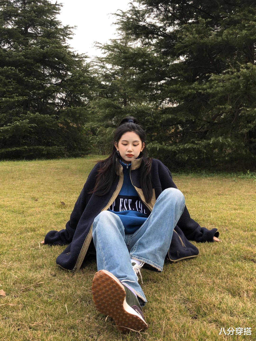 八分穿搭 秋冬厚外套怎么搭？加绒牛仔外套搭配紧身牛仔裤，保暖又洋气