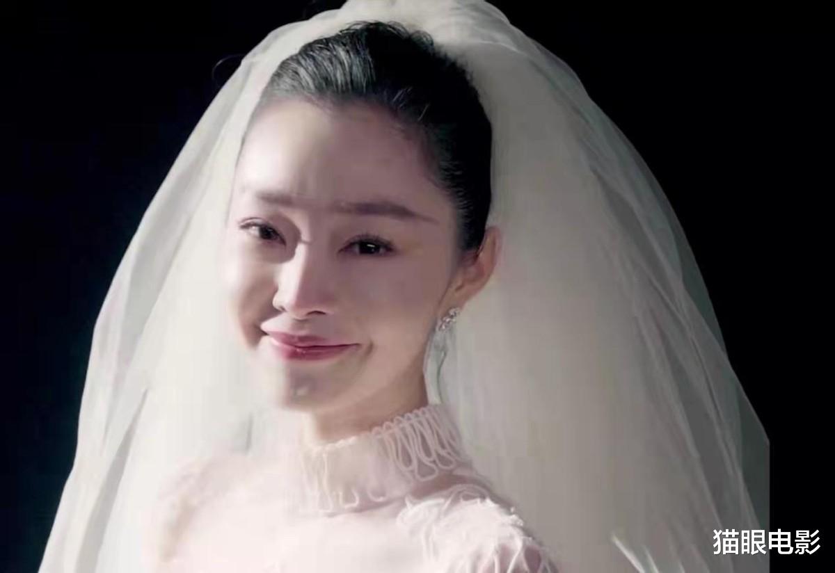 宋轶|32岁宋轶婚纱照太美了!气质高贵好像白天鹅,网友:想娶回家