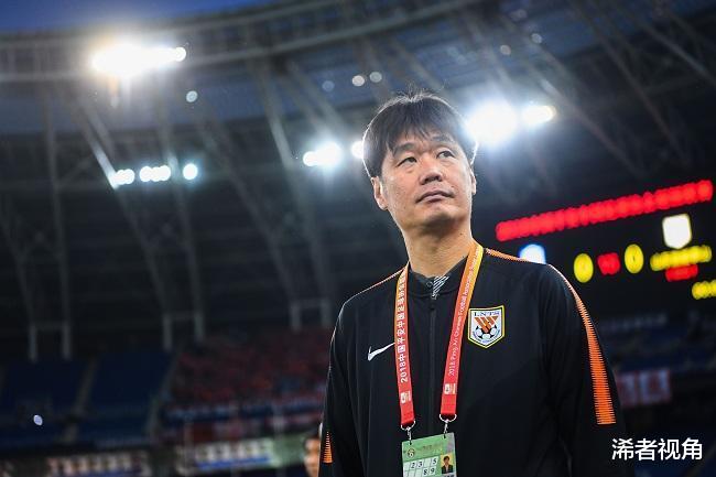 李霄鹏|下午16点! 中超传来重磅消息: 武汉完成冬窗最佳转会, 李霄鹏成赢家