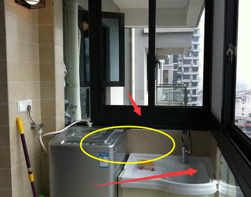 阳台装这个东西，不仅把空间都给利用起来了，而且还很实用