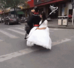 萌萌萌说|你认为结婚超过十年的夫妻还会接吻吗？哈哈哈哈，神评是魔鬼吗？