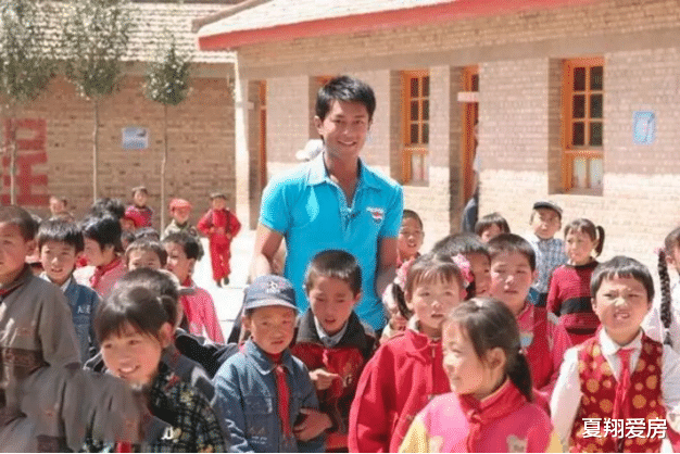 古天乐|古天乐捐建的小学被荒废，到处长满杂草，无人收拾打理