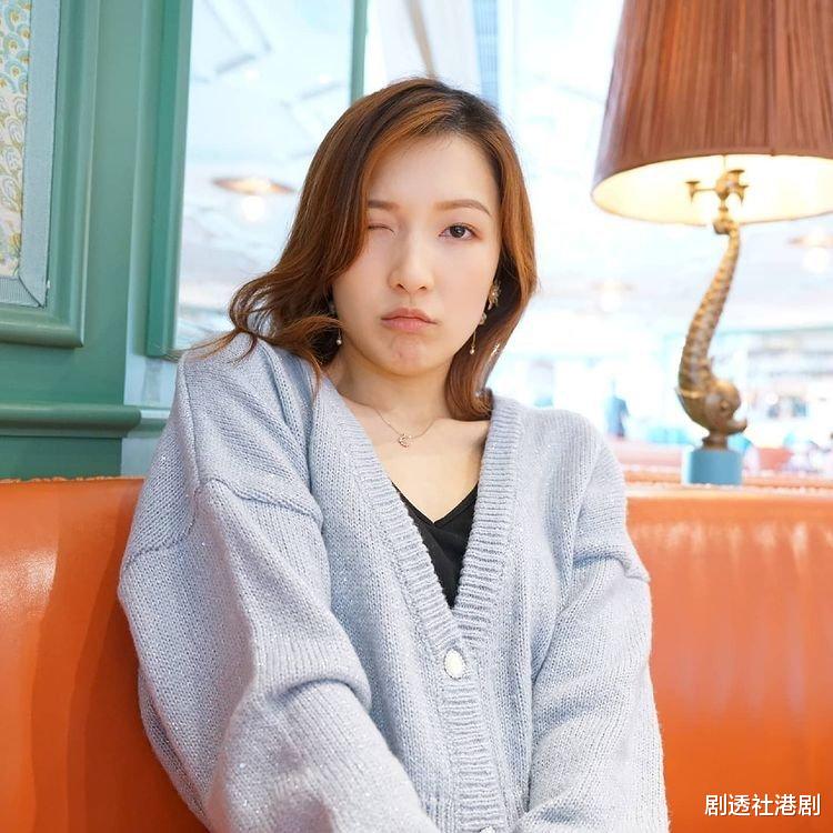 郭嘉文|被传与李泽楷情变后首露面，29岁前港姐拒绝受访，由好友代为回答