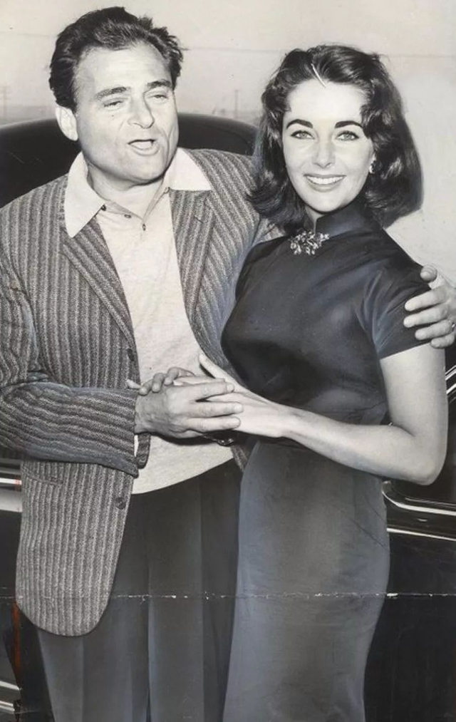 卡戴珊|绝美“国货”风靡全球！让卡戴珊爱不释手：不愧是东方之美