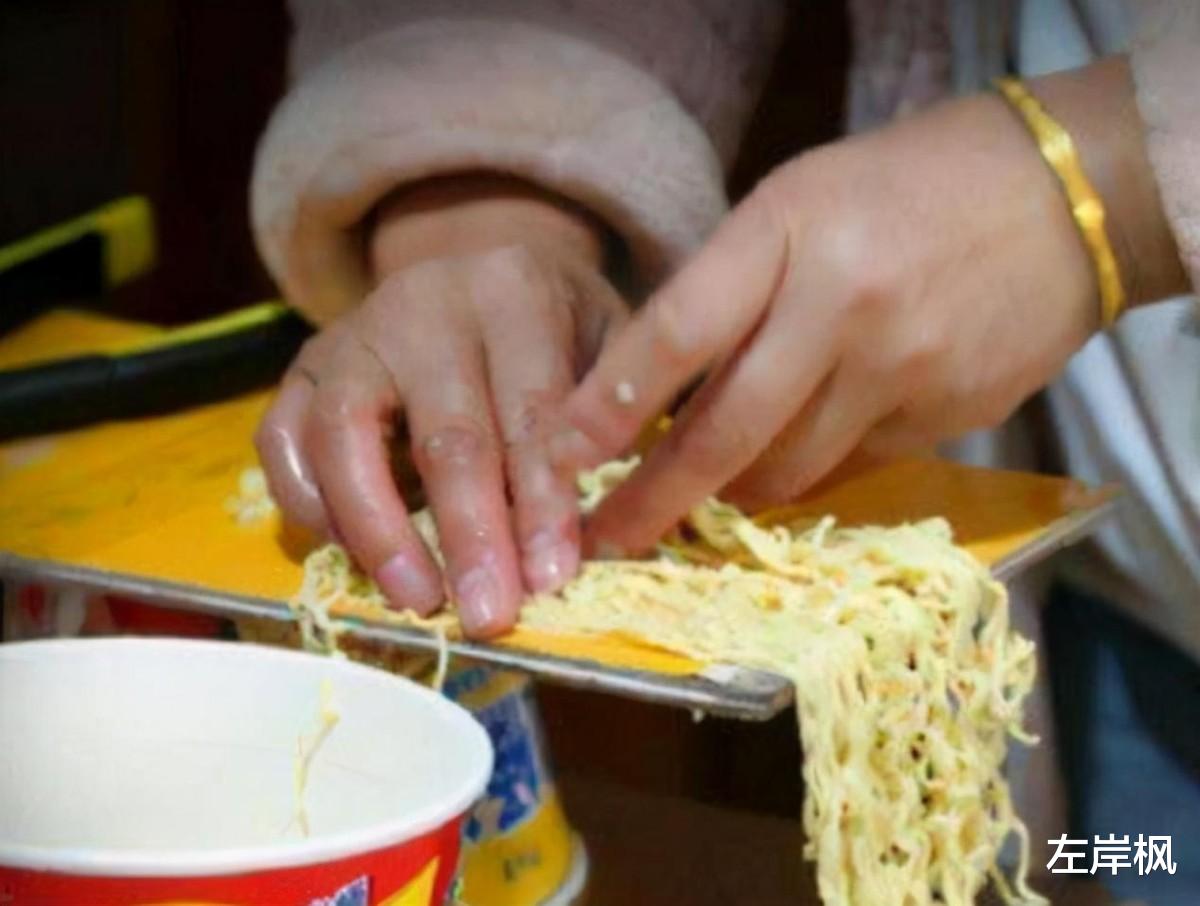 短视频|曹占茹:靠模仿武则天走红,泡面当王冠,麻袋做龙袍