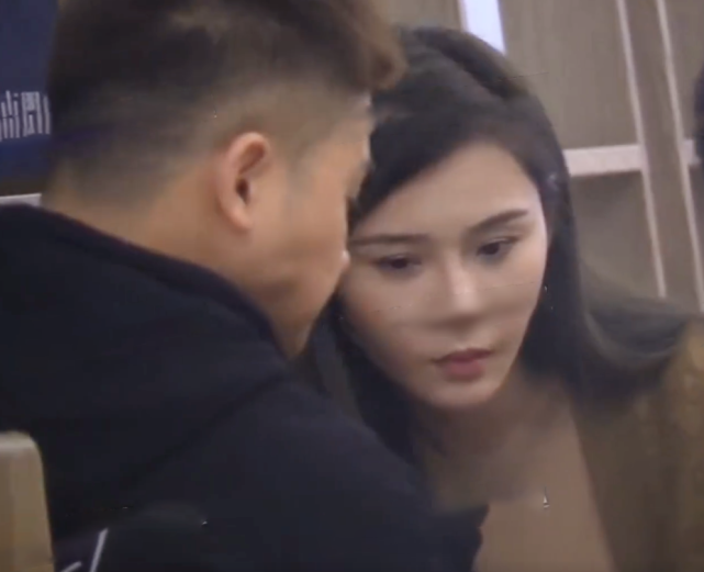 辛芷蕾|同居？张颖颖回汪小菲豪宅换衣服，先后两次随意进出大S昔日爱巢