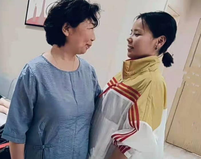 张云雷|杜新枝即将赢得胜利？姚策堂嫂发动态致谢，直言天就要亮啦