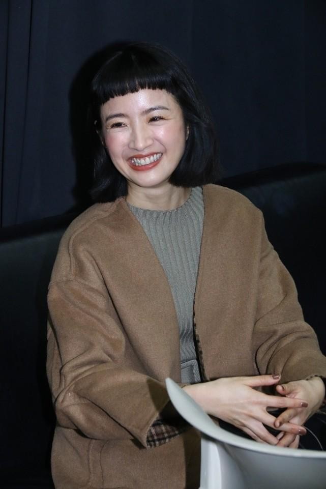 林依晨|林依晨虽然穿的很大气，发型却选错了，越看越不舒服