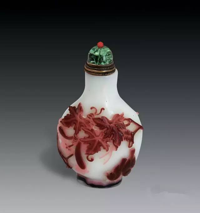 鼻烟壶|别戴大金项链子了，中国男人传统的几大首饰是这些！