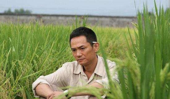 贺顿|他宁愿不要片酬，也要饰演“袁隆平”，最终成功拿到影帝称号